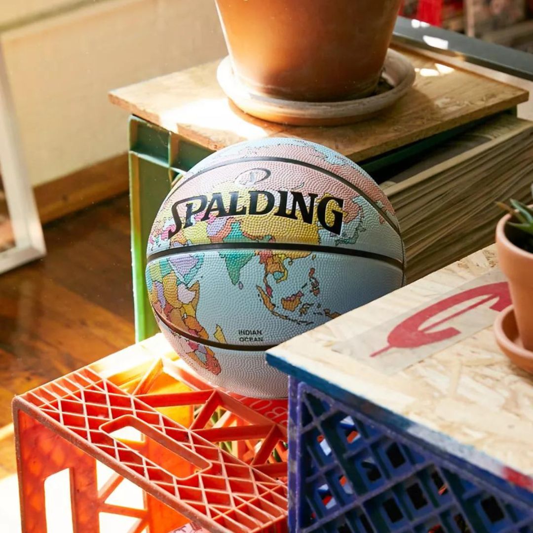 spalding globe basketball, one of the best gifts for teen boys