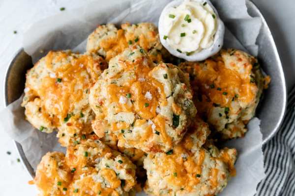 These RD-Approved Garlic Cheddar Biscuits Are the Coziest Winter Breakfast (and They Take 10 Minutes...