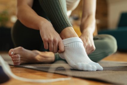 LA Active Grip Socks - 2 Pairs - Yoga Pilates Barre Ballet Non