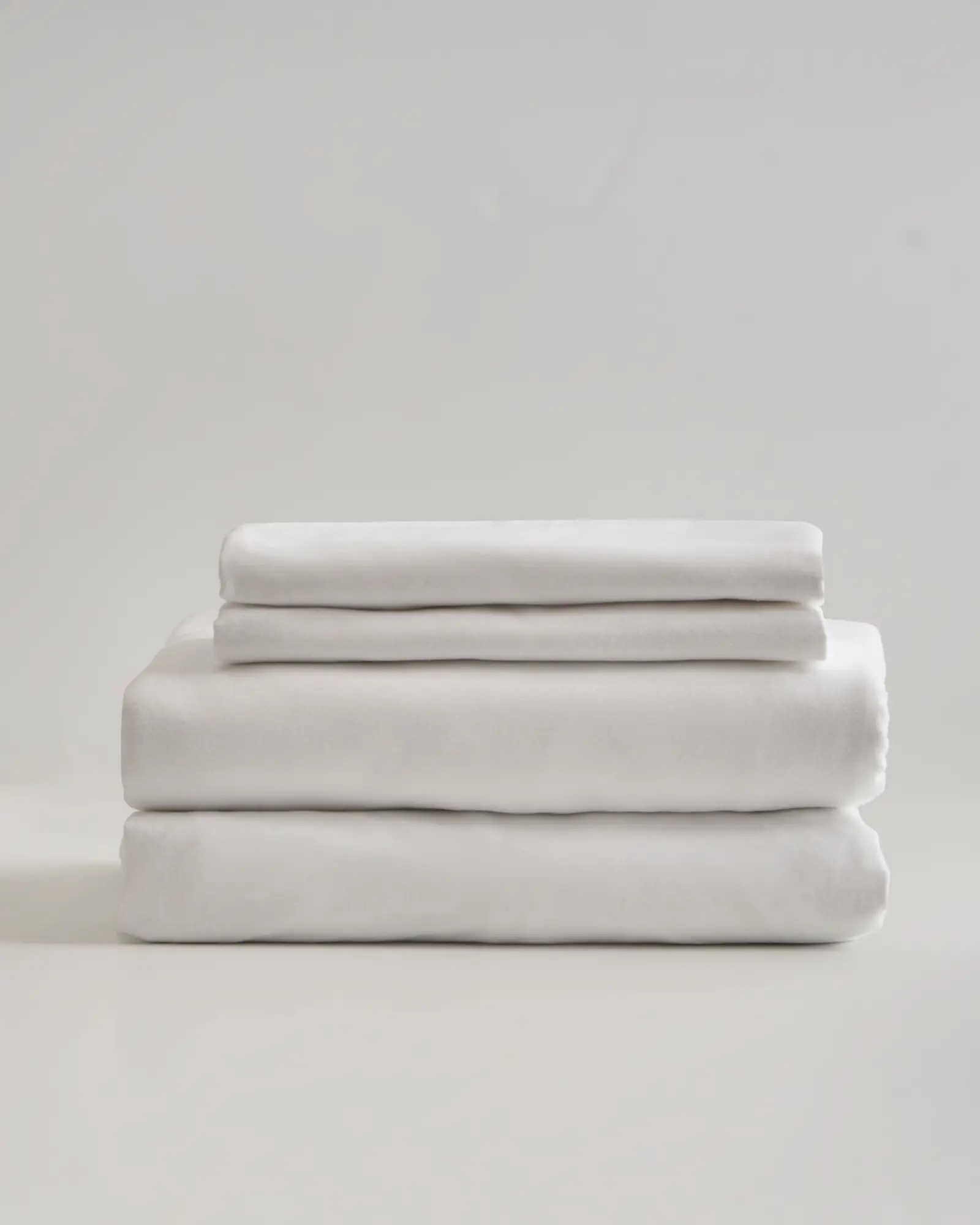 Quince, Luxury Organic Flannel Sheet Set