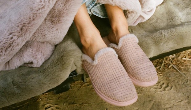 You Can Now Wear the Internet's Favorite 'Marshmallow' Blanket on Your Feet—And We're Buying a...