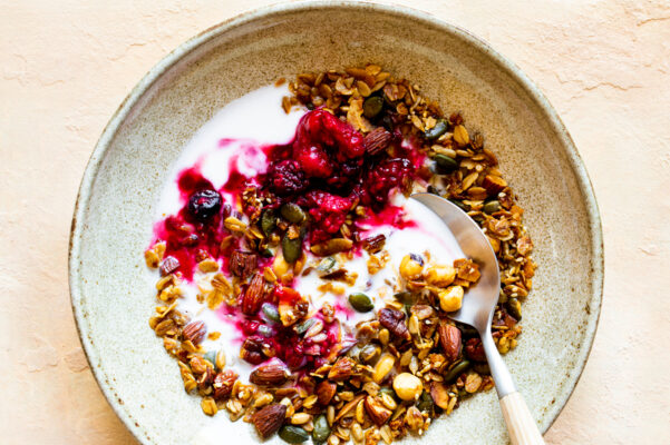 Every Ingredient in This Easy Almond and Coconut Granola Recipe Is Good for Your Gut