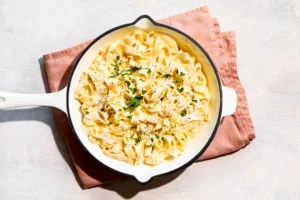 2-Ingredient Creamy Hummus Pasta Is the Effortless Protein-Rich Recipe We All Need Right Now