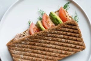 Why the Viral ‘Tunacado’ Sandwich Is Actually the Ideal Energy-Boosting Lunch, According to an RD