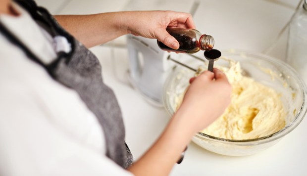 'I'm a Pastry Chef, and This Vanilla Extract Is a Must for Holiday Baking—And You...