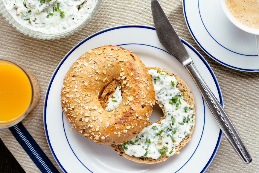 before-bed overnight bagel with spread