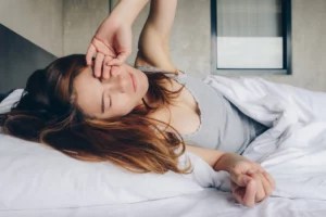 Here’s What Your Body Is Trying To Tell You if You're Constantly Waking Up Before Your Alarm