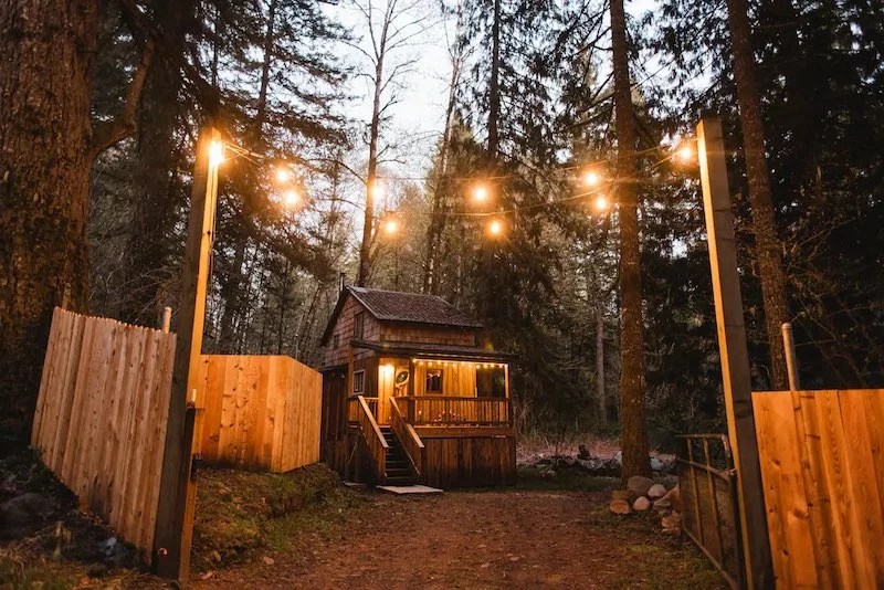 cozy winter cabin in Oregon