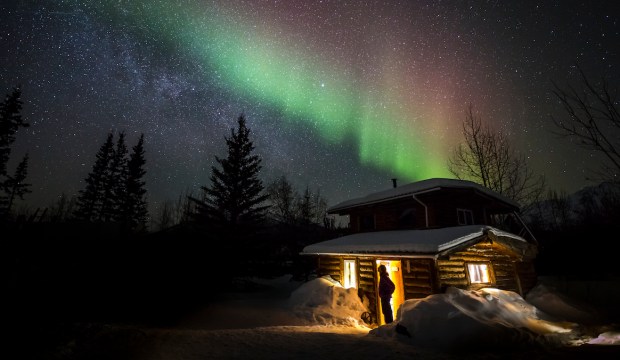 15 Cozy Cabin Airbnbs To Book That'll Instantly Cure the Mid-Winter 'Blahs'