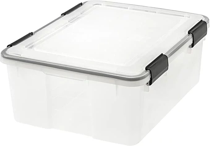 Iris Usa 30-Quart Weathertight Storage Box