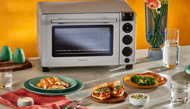 I Tried the First-Ever Smart Oven That Prepares a Home-Cooked Meal in Under 25 Minutes...