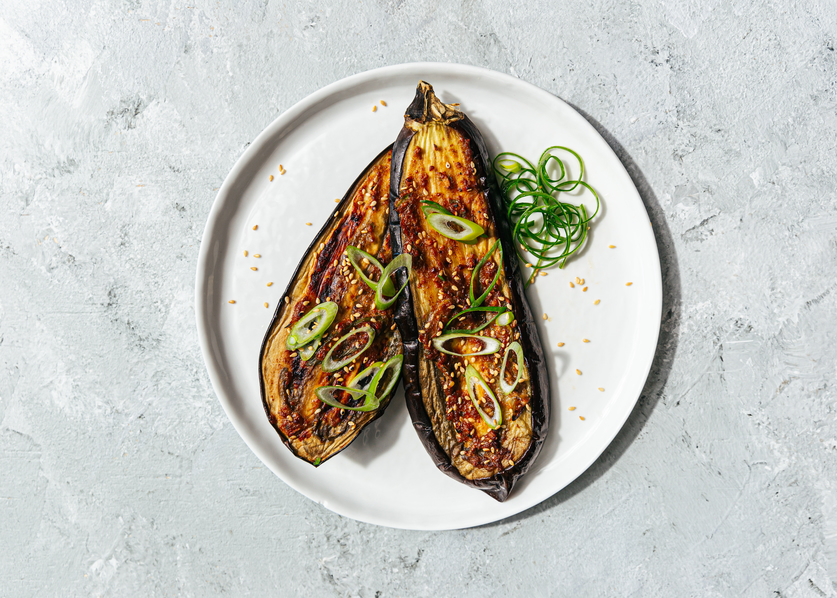 who should avoid nightshade vegetables eggplants on a plate