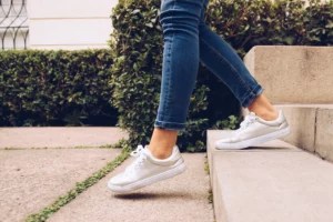 This Podiatrist-Favorite Brand of Arch Support Sneakers Are Secretly the Lowest Price on the Internet—But Not for Long