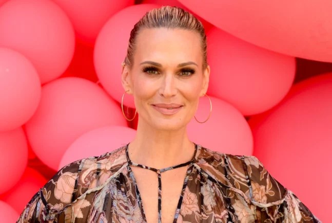 A Dermatologist Confirms Molly Sims’ New Skin-Care Line Has the Best Ingredients for Fighting Hyperpigmentation