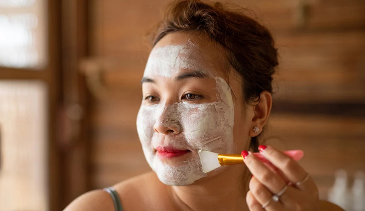 How To Use a Clay Mask for Skin, from an Esthetician Well+Good photo