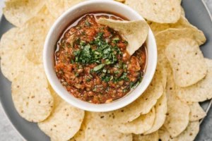 This 5-Ingredient Air Fryer Salsa Recipe Packs a Punch of Anti-Inflammatory Benefits Into Every Bite