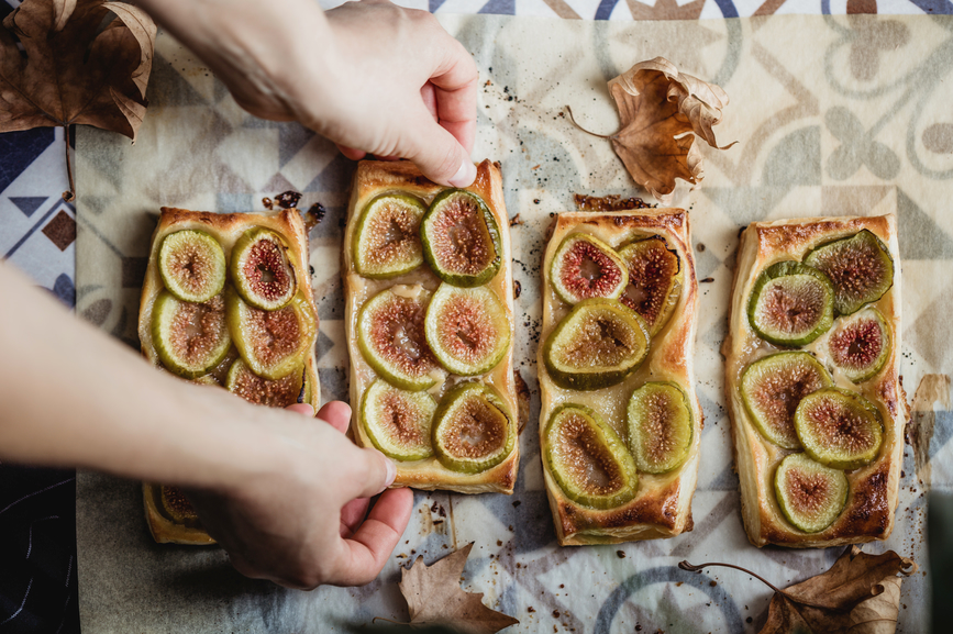 upside down pastry trend figs