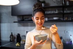 Start Your Day with 4 Simple Habits for Gut Health, According to Dietitians