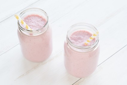 This 3-Ingredient Plant-Based Blueberry Milk Is Liquid Gold for Fighting Inflammation