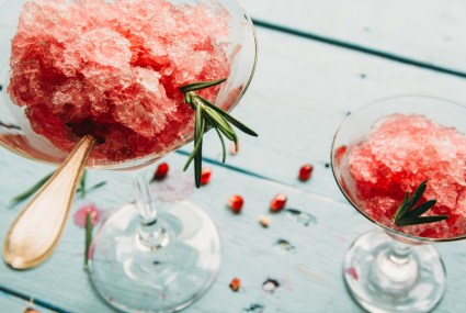 You Should Be Using Frozen Fruit To Make 2-Ingredient Anti-Inflammatory Strawberry Shaved Ice