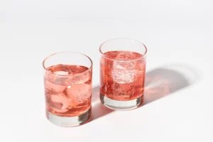 This Canned Sparkling Hibiscus Water Is the Most Refreshing Way To Fight Inflammation and Boost Hydration