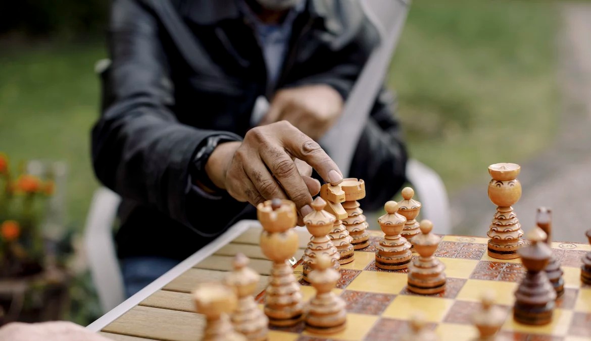 How chess helps brain function efficiently