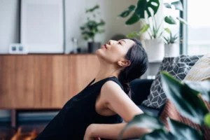 ‘I’m a Meditation Practitioner of 10 Years, and These Are the 6 Grounding Techniques That I Personally Use’