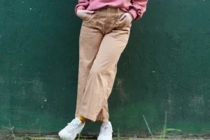 Sailor Pants (AKA Cropped Trousers) Look Effortlessly Chic With *Everything*—These Are the 9 Best Styles To Wear This Fall