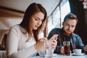 Is Phubbing Ruining Your Relationships? Here’s What You Need To Know About the Connection-Killing Phone Habit