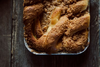 This Easy Vegan Apple Spice Cake Recipe Is a Must-Have for Cozy Breakfasts To Come