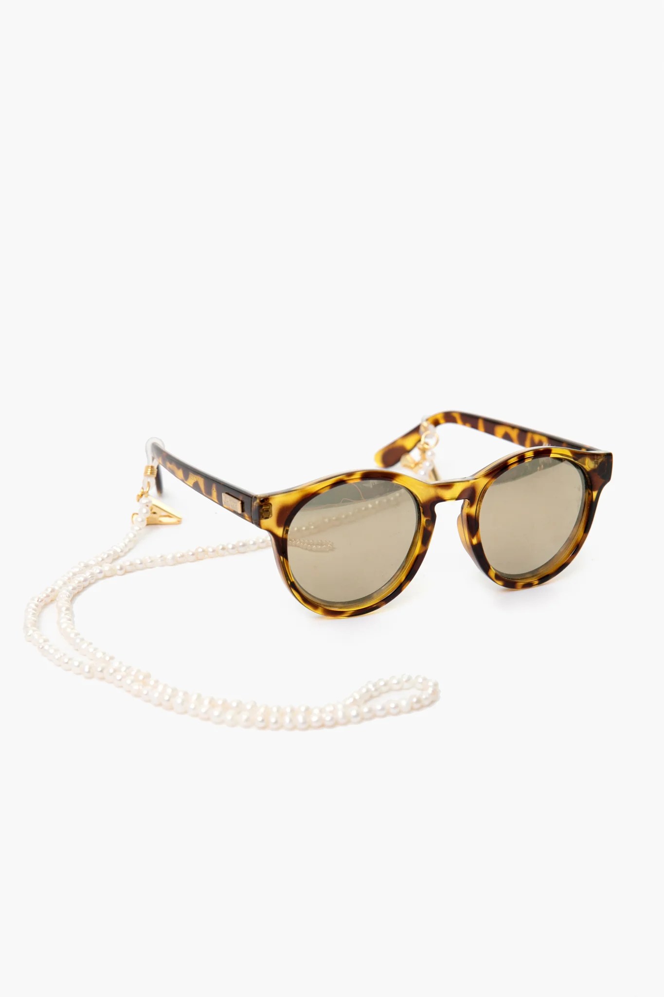 tuckernuck pearl sunglasses chain for a 30th anniversary gift