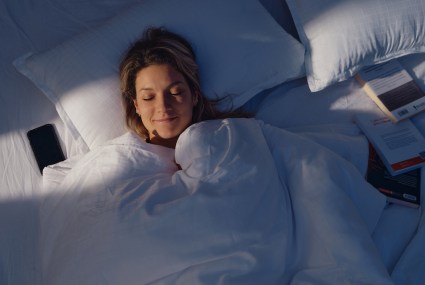 The Next Time You’re Struggling To Fall Asleep, Try ‘Moon Breathing’ for Calm and Tranquility