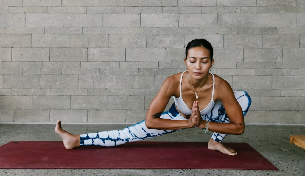 6 Best Yoga Mat Towels, According to Yoga Teachers 2024
