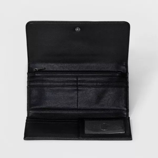 a black universal thread wallet, one of the best slim wallets