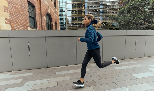 These 8 Best Walking Shoes for Women Let You Stroll Safely and Stylishly