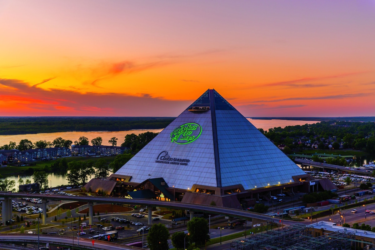 big cypress lodge in the pyramid in memphis tennessee